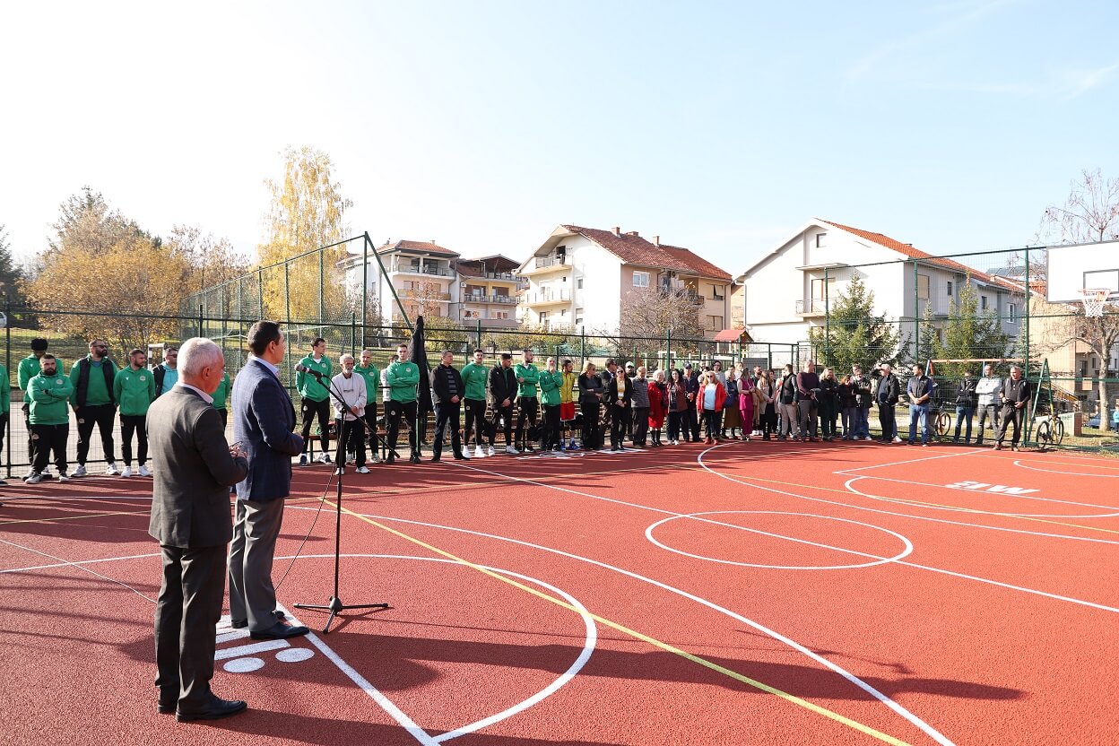 renovation of a basketball playground